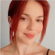 Bailarina profesional, especialidad en la pedagogía de la danza, ballet, danza moderna y contemporánea. Capacitada en entregar entrenamientos personalizados que se pueden ser enfocados en fuerza y elasticidad o en lo que se requiera